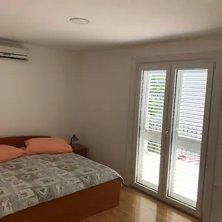 Mila Appartement Srima